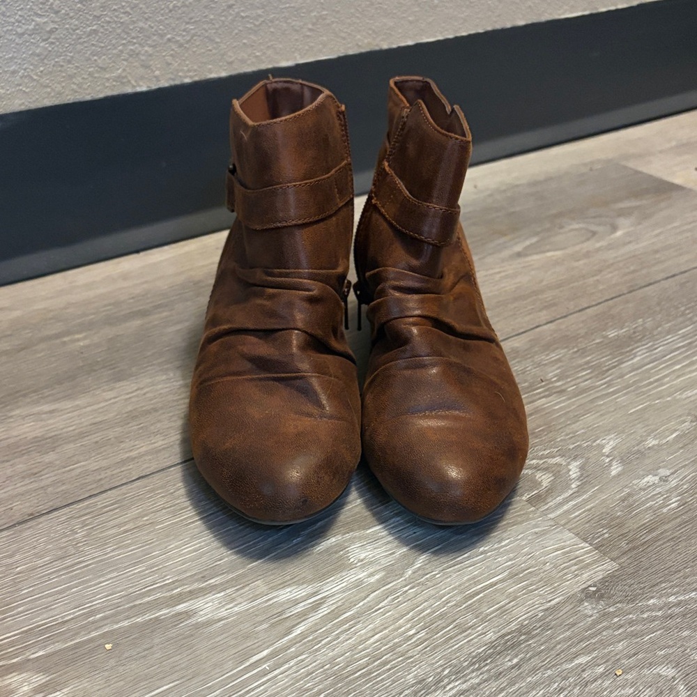 Kim Rodger’s Brown Leather Ankle Boots